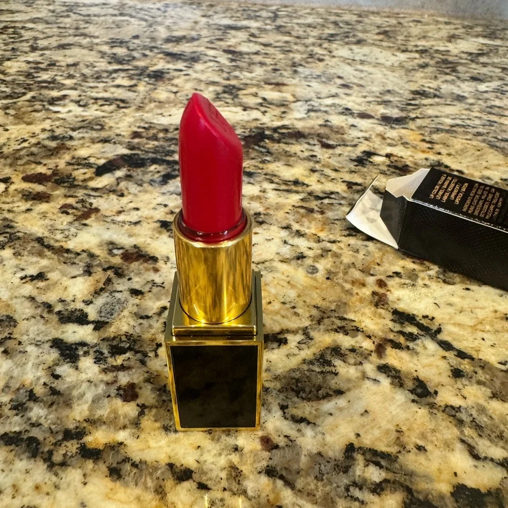 Tom Ford Lipstick Color-Jasmin Rouge